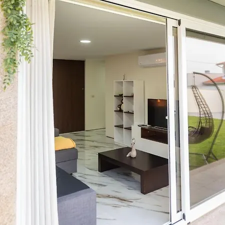 בית נופש Michel's House אספוסנדה